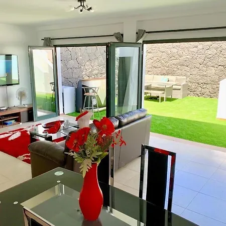 Villa Playa Blanca Sleeps 8 With Pool Air Con And Wifi