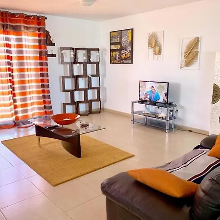 Playa Blanca Sleeps 8 With Pool Air Con And Wifi Playa Blanca (Lanzarote)