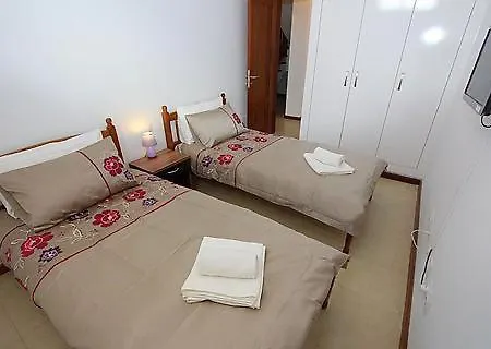 Playa Blanca Sleeps 8 With Pool Air Con And Wifi