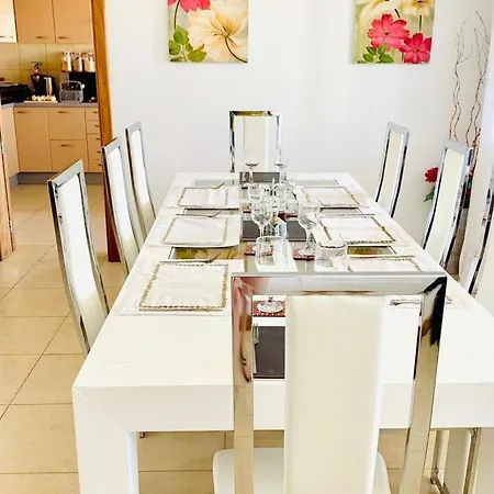 Playa Blanca Sleeps 8 With Pool Air Con And Wifi * Playa Blanca (Lanzarote)